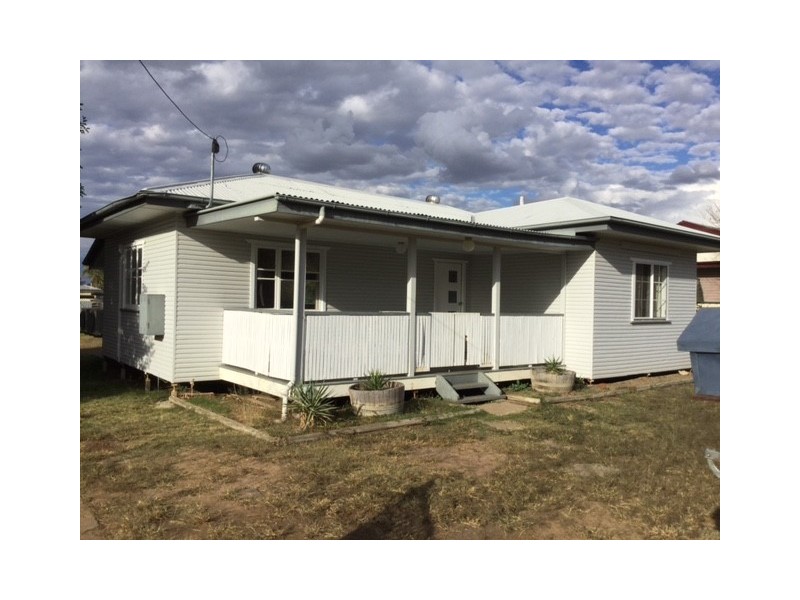7 Queen Street, Roma QLD 4455