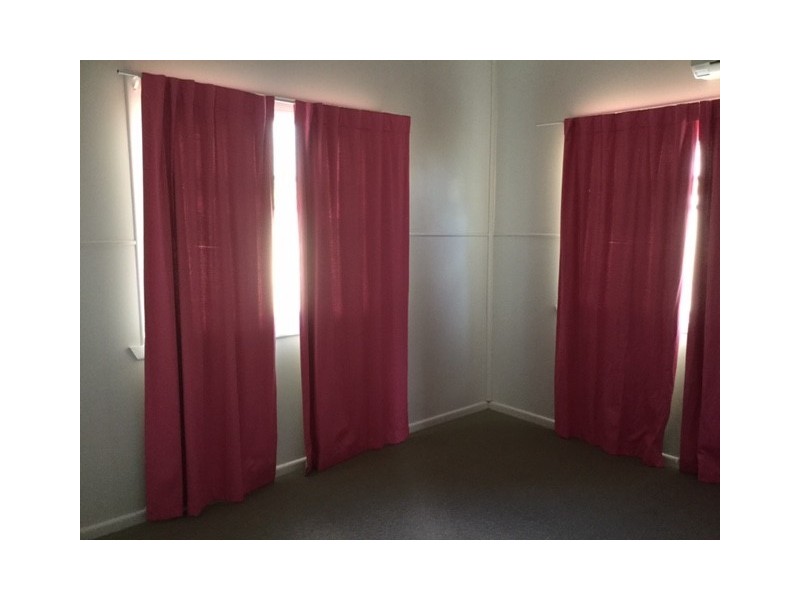 7 Queen Street, Roma QLD 4455