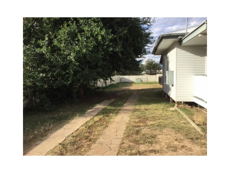 7 Queen Street, Roma QLD 4455