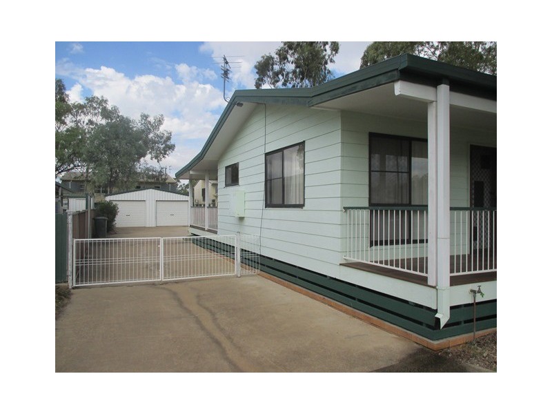 8 Roma Crescent, Roma QLD 4455