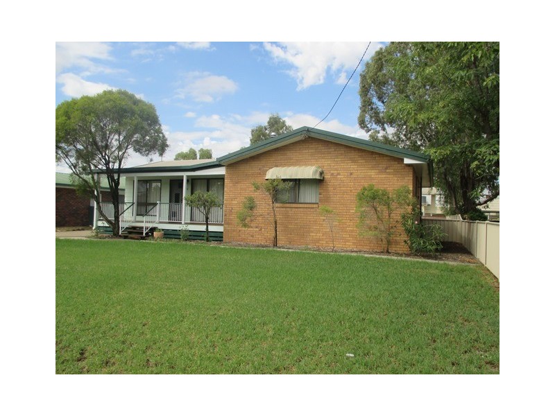 8 Roma Crescent, Roma QLD 4455
