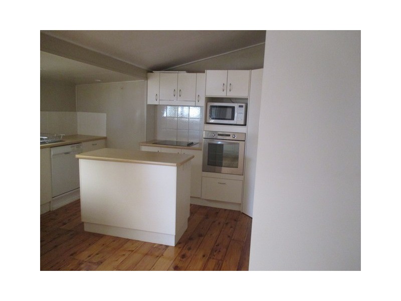27 Queen Street, Roma QLD 4455