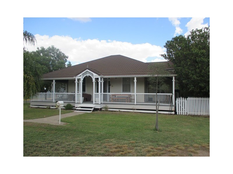 62 Raglan Street, Roma QLD 4455