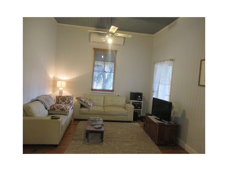 62 Raglan Street, Roma QLD 4455