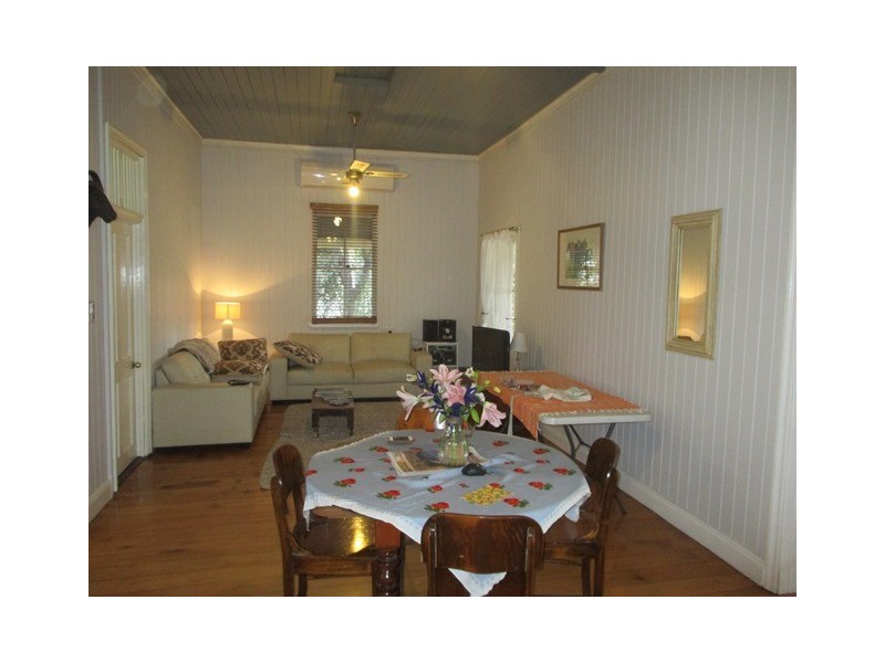 62 Raglan Street, Roma QLD 4455