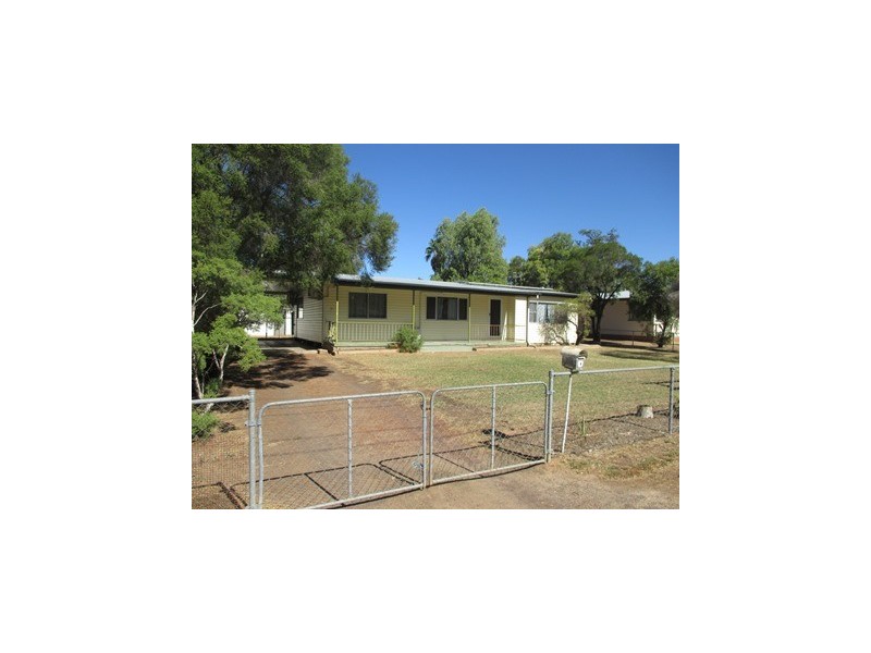 4 Howard Street, Roma QLD 4455