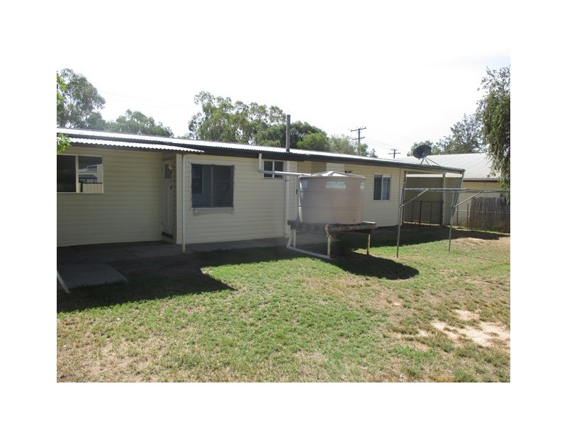 4 Howard Street, Roma QLD 4455