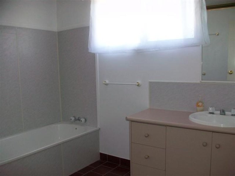 13 KARALEE COURT, Roma QLD 4455