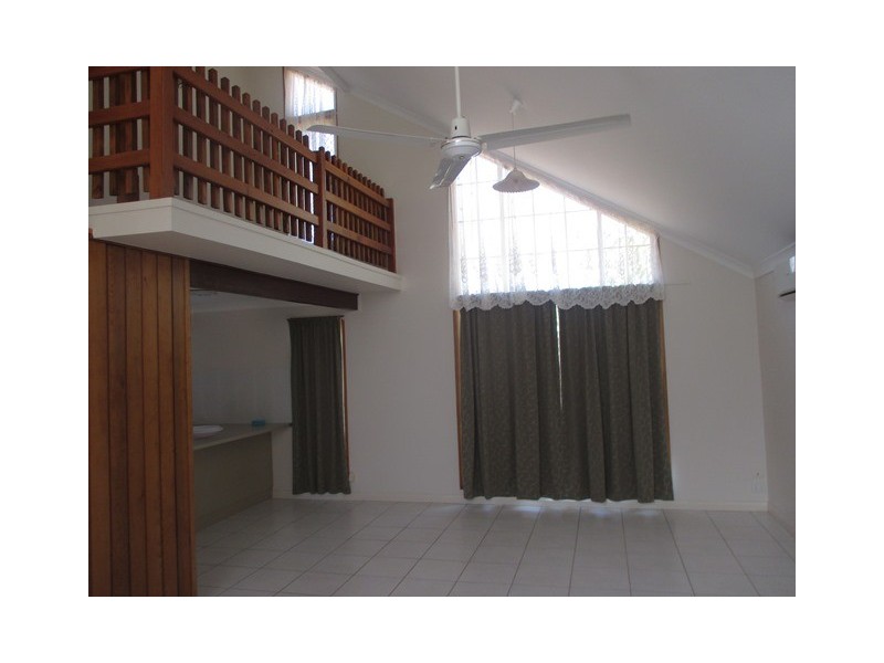 22 Alexandra Ave, Roma QLD 4455