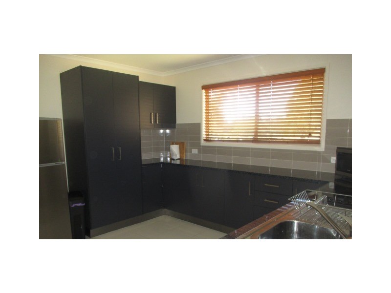 39 Northern Road, Roma QLD 4455