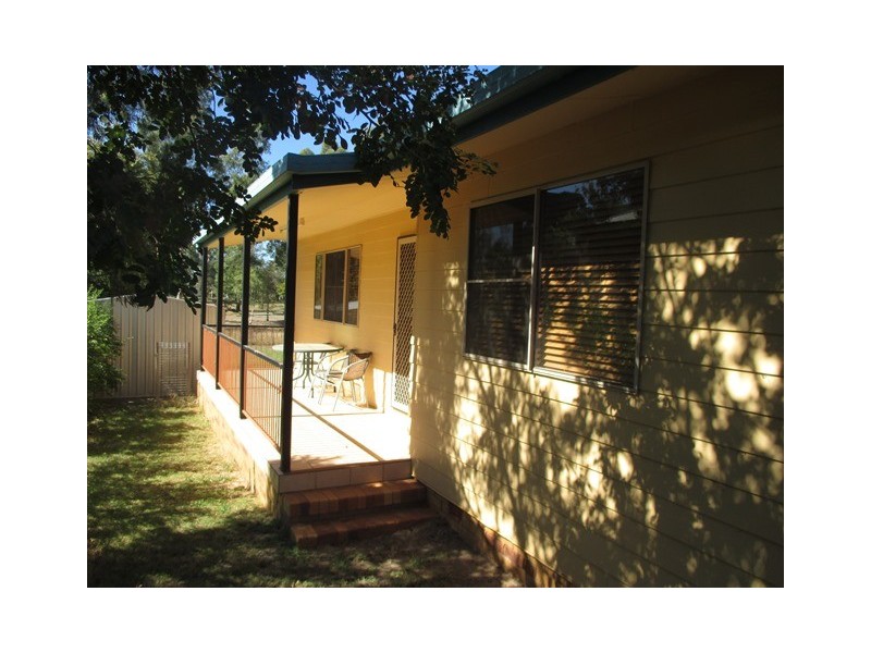 39 Northern Road, Roma QLD 4455