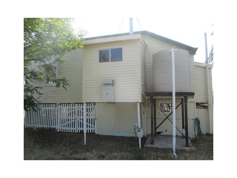 134 Arthur Street, Roma QLD 4455