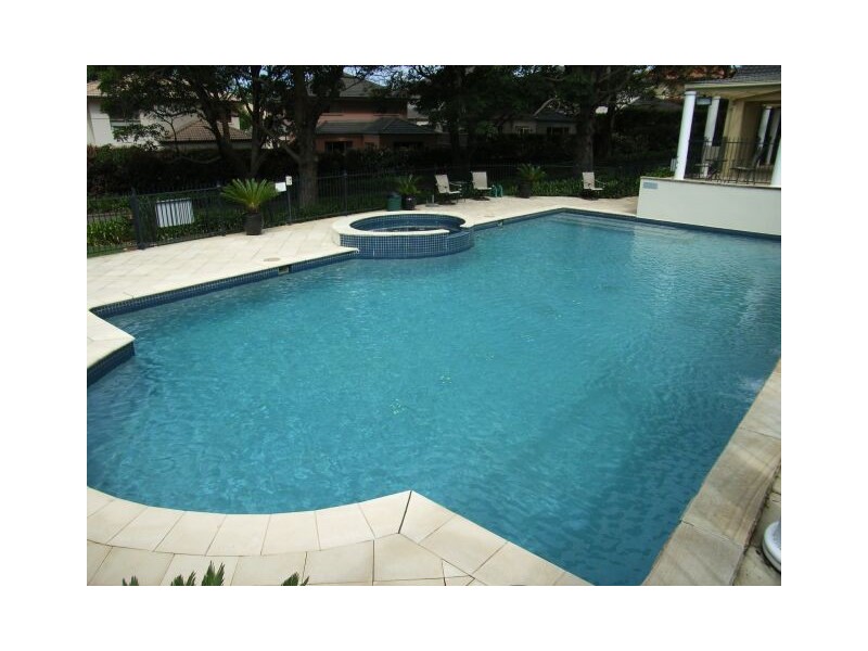 11 Brooklyn Cr, Carlingford NSW 2118