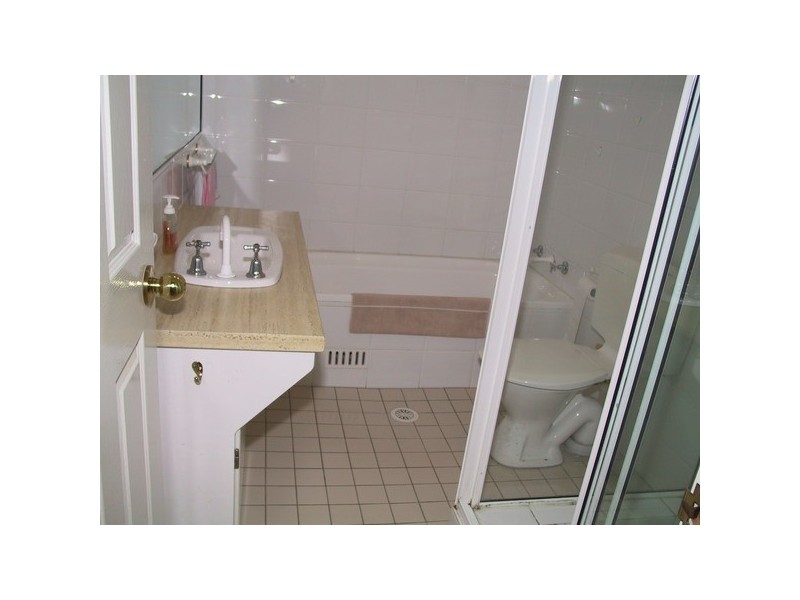 2/20 Lansdowne St, Eastwood NSW 2122