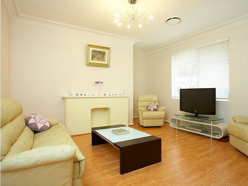 13 Cecil Street, Denistone East NSW 2112