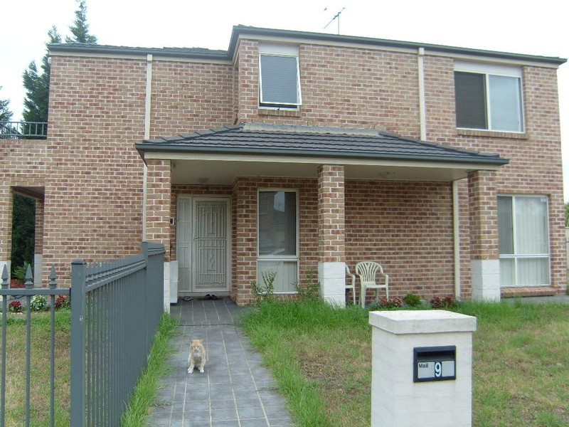 9 Jacaranda Ct, Fairfield East NSW 2165