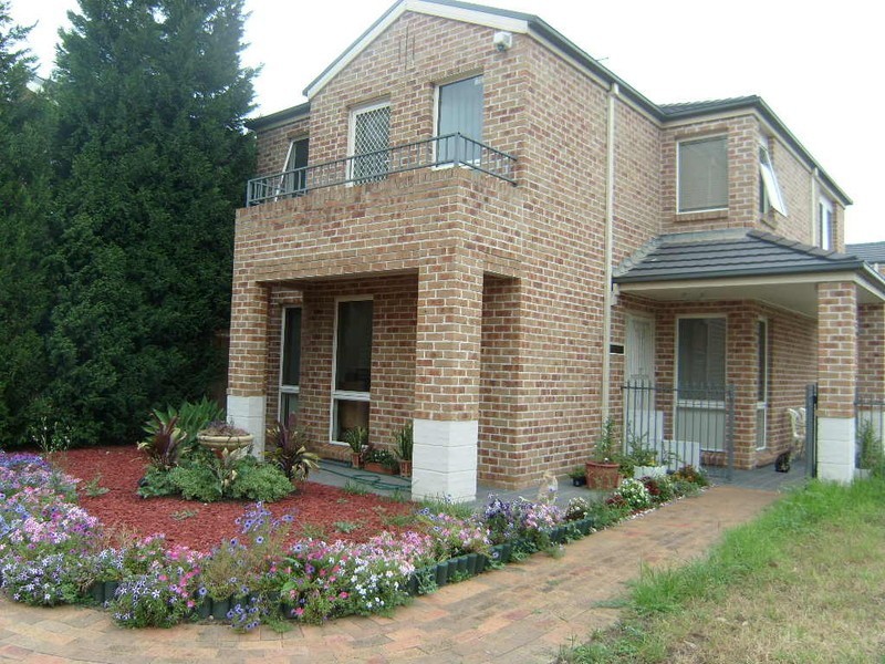 9 Jacaranda Ct, Fairfield East NSW 2165
