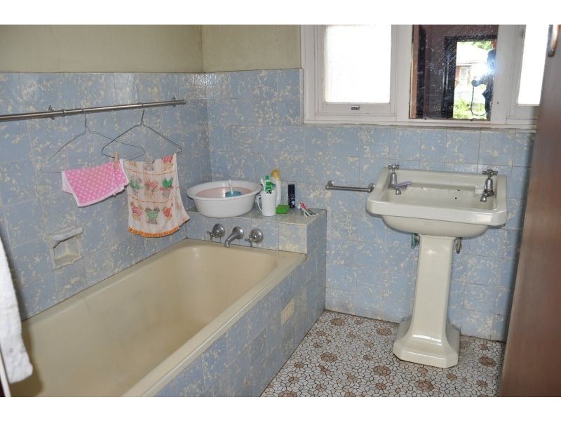 8 Terry Rd, Eastwood NSW 2122