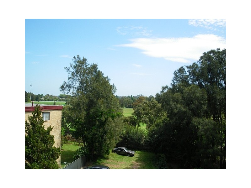 12/28  Meadow Crescent, Meadowbank NSW 2114