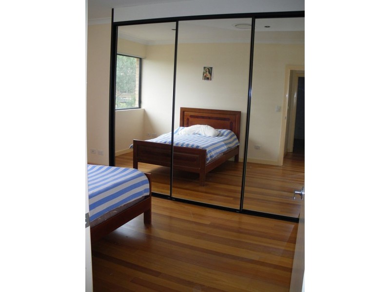 2/79 Tennyson Road, Tennyson Point NSW 2111