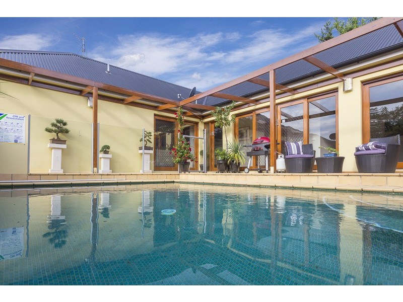 398 Beach Road, Batehaven NSW 2536