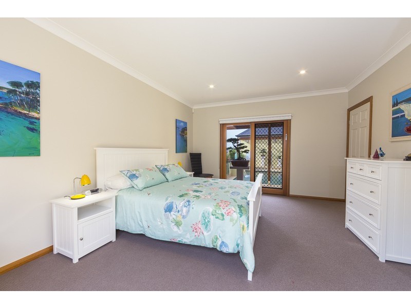 398 Beach Road, Batehaven NSW 2536