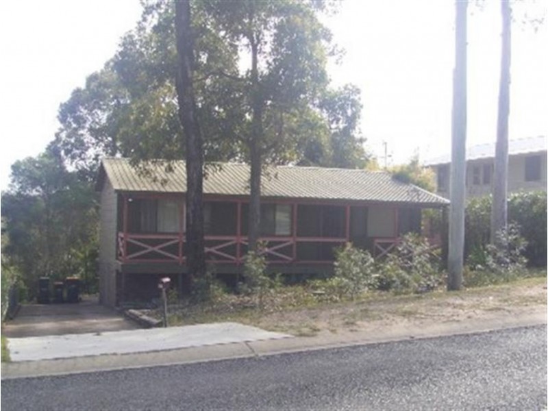 21 Berrima Parade, Surfside NSW 2536