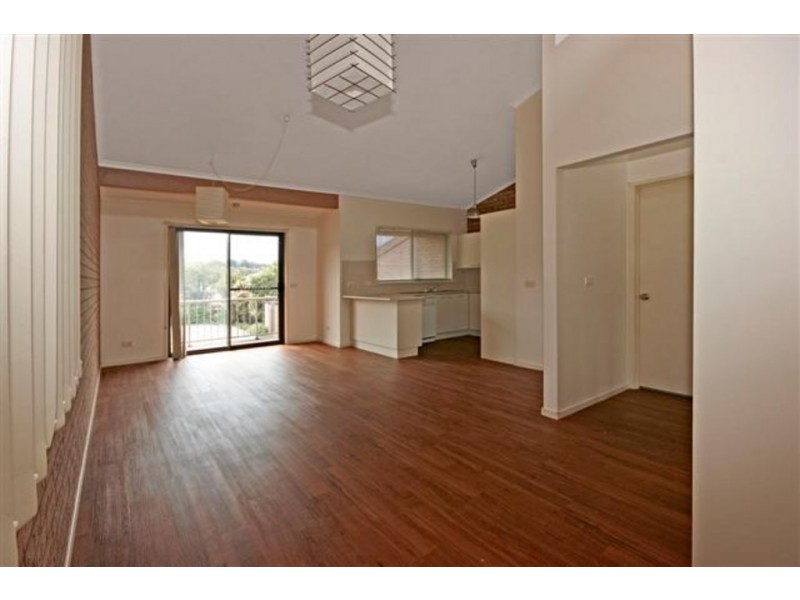 2/2 Eric Fenning Drive, Surf Beach NSW 2536