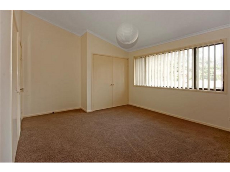 2/2 Eric Fenning Drive, Surf Beach NSW 2536