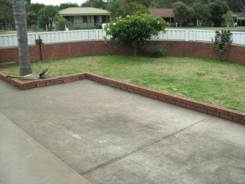 1/10 Tristania Parade, Maloneys Beach NSW 2536