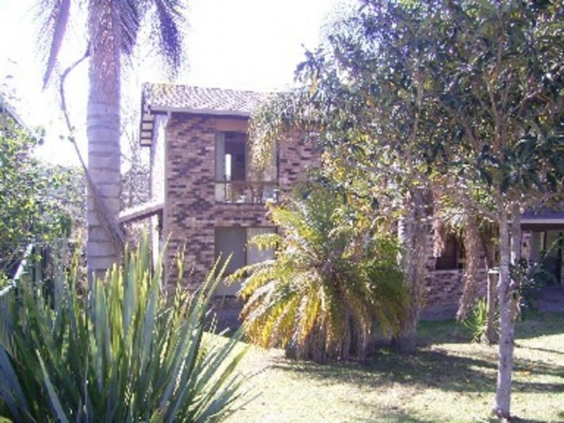 17B Peninsula Drive, Surfside NSW 2536