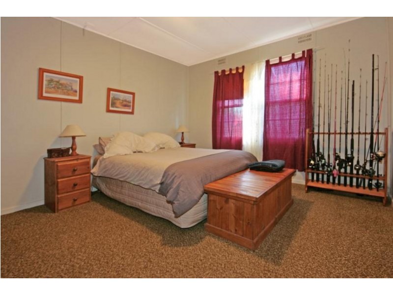 4 Calton Road BATEHAVEN, Batehaven NSW 2536