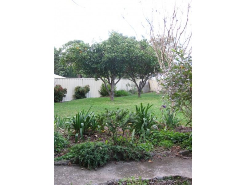 27 Grantham Rd, Batehaven NSW 2536