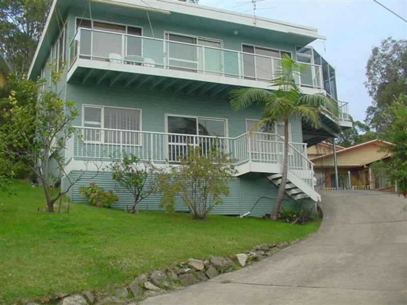 18 Wray Street Batemans Bay, North Batemans Bay NSW 2536