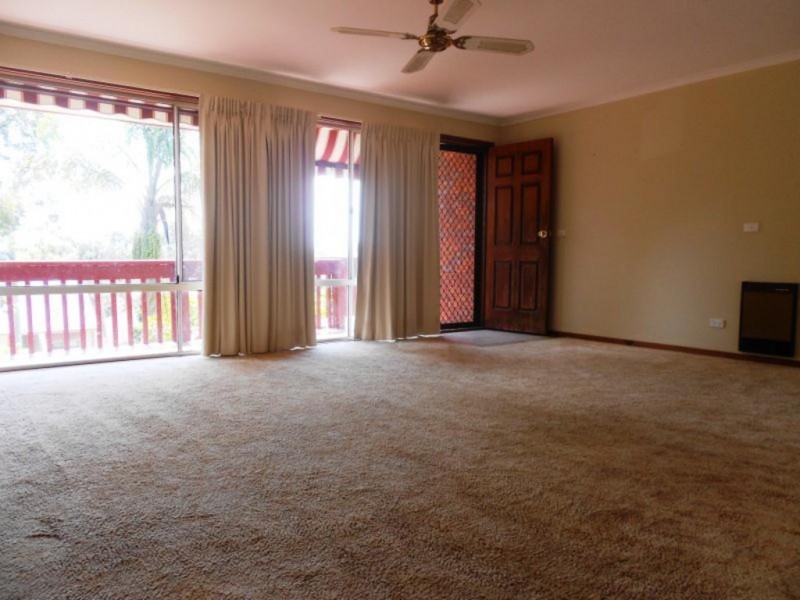 35 Riverview Crescent, Batemans Bay NSW 2536