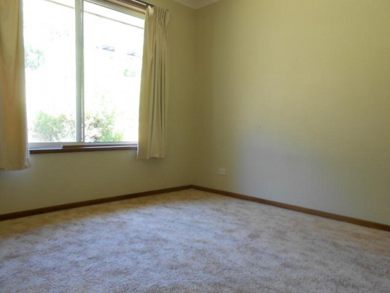 35 Riverview Crescent, Batemans Bay NSW 2536