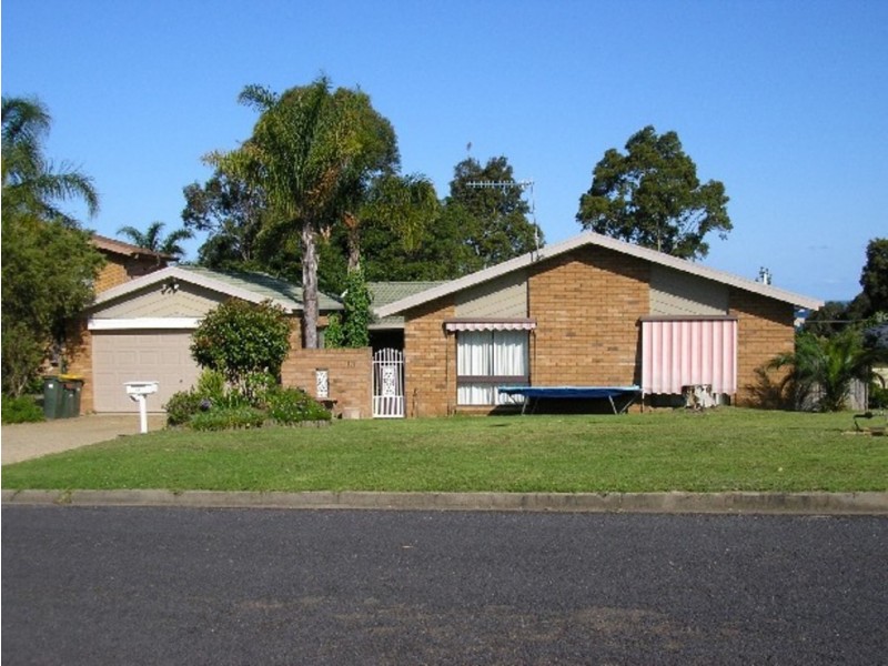 13 Wills Crescent, Denhams Beach NSW 2536