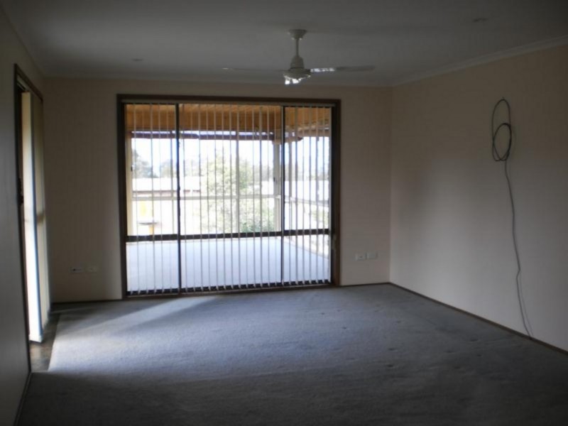 10 Grantham Road, Batehaven NSW 2536