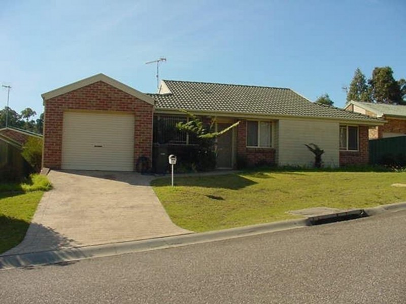 1 Cunningham Crescent, Sunshine Bay NSW 2536