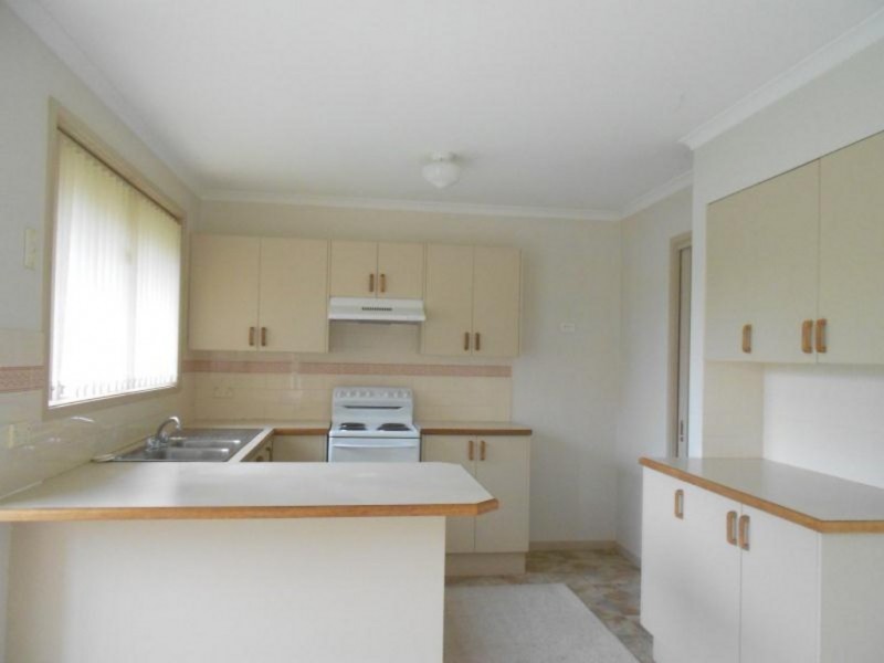 1 Cunningham Crescent, Sunshine Bay NSW 2536