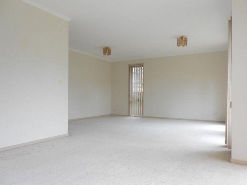 1 Cunningham Crescent, Sunshine Bay NSW 2536