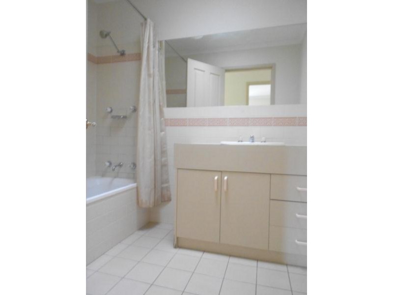 1 Cunningham Crescent, Sunshine Bay NSW 2536