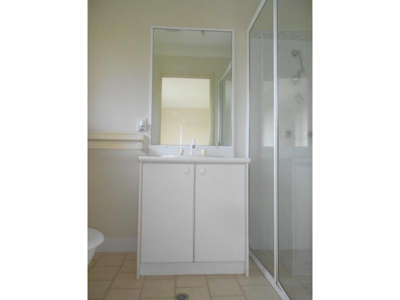 8 Yarrabee Drive, Catalina NSW 2536