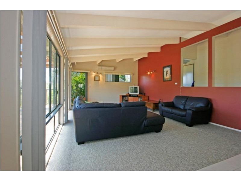 1 Currowan Street, Nelligen NSW 2536