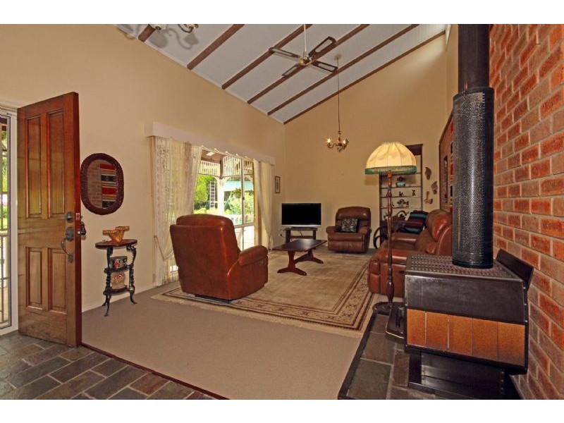 10 Kauzal Crescent, Surf Beach NSW 2536