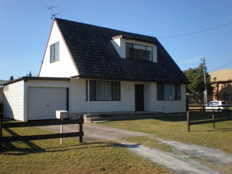 2 Dolphin Avenue, Batemans Bay NSW 2536
