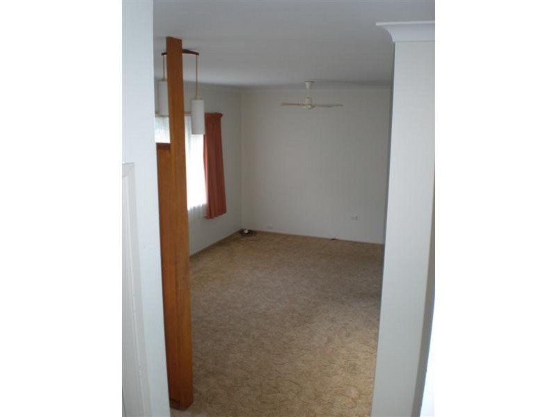 2 Dolphin Avenue, Batemans Bay NSW 2536
