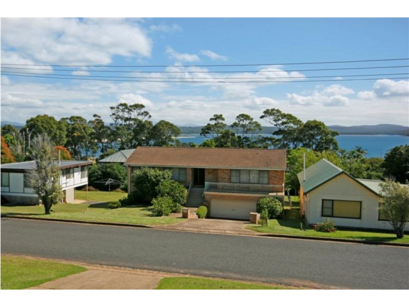7 Lockyersleigh Avenue, Batehaven NSW 2536