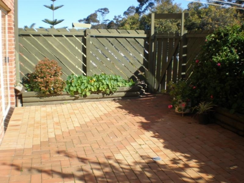 9/2 Sheila Avenue, Batehaven NSW 2536