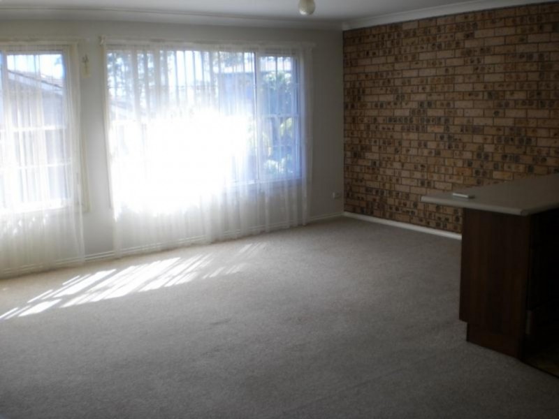 3/11 Beechwood Court, Sunshine Bay NSW 2536